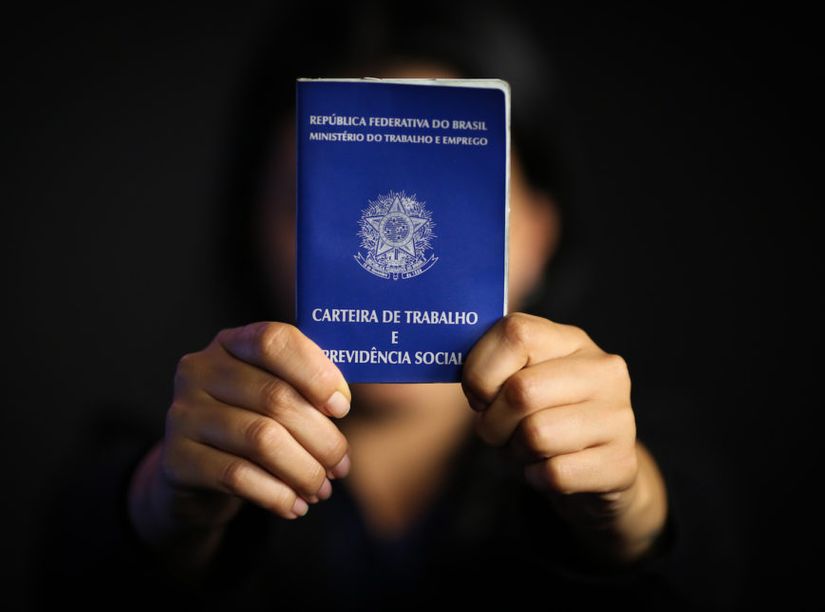 Desemprego cai para 11,8% em julho e atinge 12,6 milhões, diz IBGE