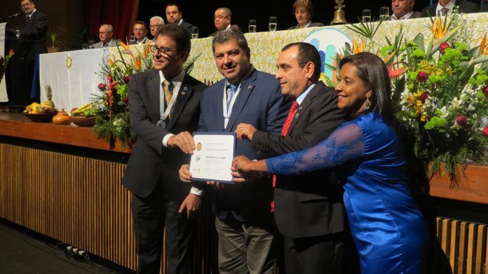 Deputado Maluf recebe homenagem do Rotary Club na capital