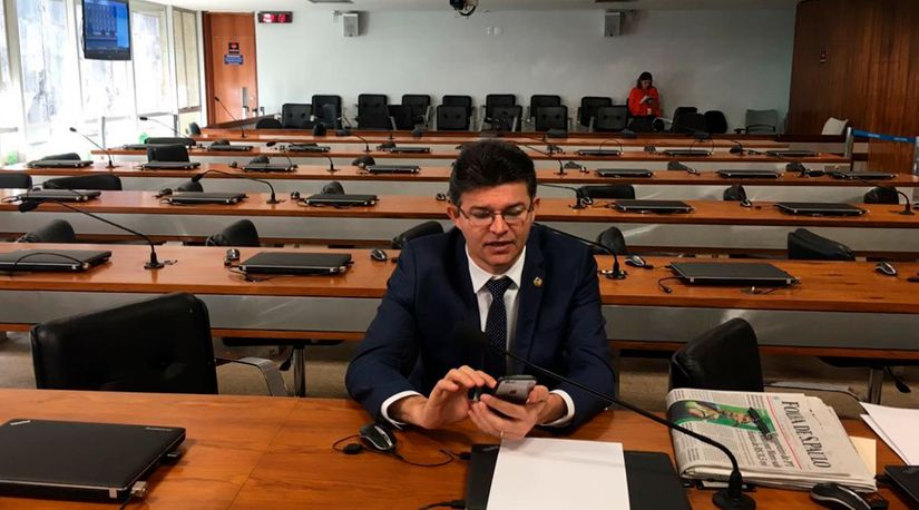 Medeiros é o “primeirão” a chegar em Comissão do Impeachment, será que tá querendo?