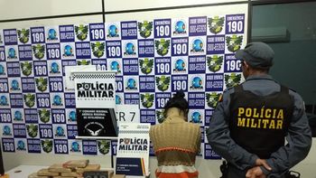 Jovem é presa ao ser flagrada com 10 tabletes de maconha em sua residência 