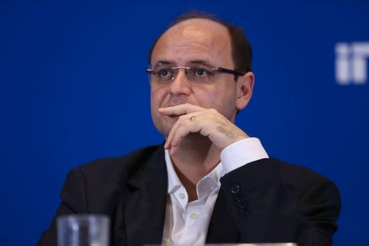 Para ministro, é “mais simples” unir MEC com Ciência e Tecnologia