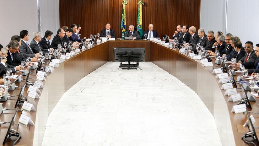 Vice-líder no Senado, José Medeiros se reúne com Temer e Mendonça Filho no Planalto