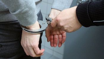 Foragido da Justiça vai a delegacia para registrar BO e acaba preso
