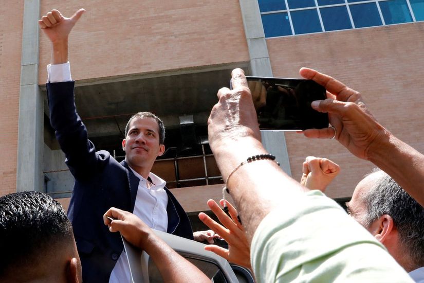 Nas redes sociais, Guaidó avisa que retornou à Venezuela