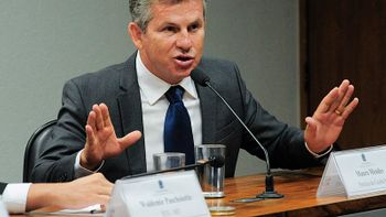 Projetos que visam reequilibrar conta de Mato Grosso são entregues à AL