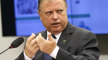 Ministro da Agricultura vai a Washington tentar retomar exportação