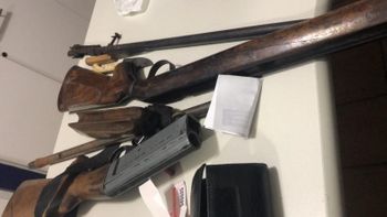 Passageiro uruguaio é preso com espingardas e munições em bagagem