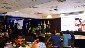 Governador apresenta balanço a prefeitos e demonstra que ações têm ajudado a consertar MT