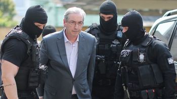 Lava Jato investiga se Cunha aplicou dinheiro de propina em ações na bolsa