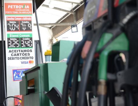 Petrobras quer manter preço da gasolina estável por até 15 dias