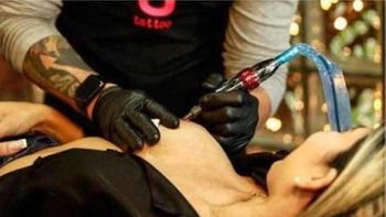 Projeto oferece tatuagem de aréola em mulheres que tiraram a mama