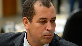 Levanta, sacode a poeira e dá a volta por cima...