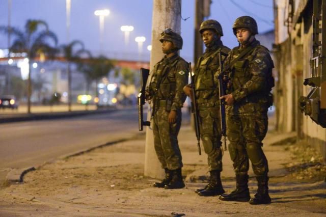 Temer diz no Rio que operação militar já produz resultado e pode ser renovada