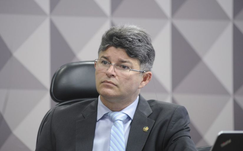 Medeiros quer PF e PGR investigando renúncia a mandato de Jean Wyllys