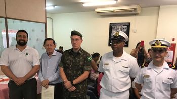 AORE-MT entrega certificado ao MT-Hemocentro pelos serviços prestados