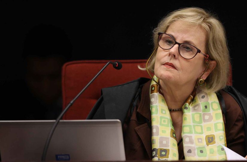 Rosa Weber toma posse na presidência do TSE