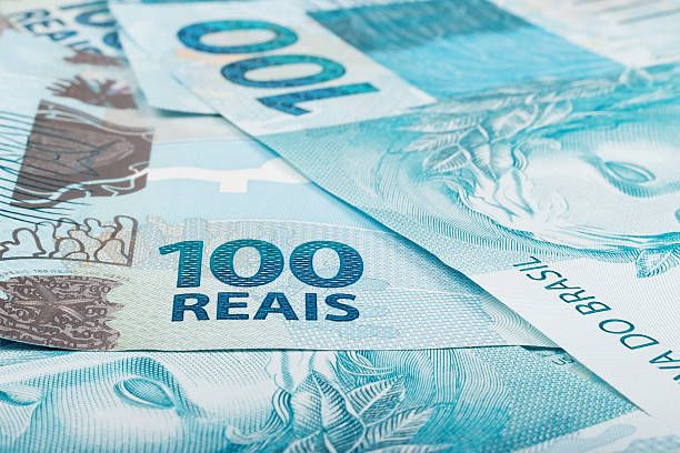 Arrecadação federal acelera em abril e tem melhor resultado em 4 anos