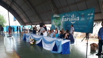Cerca de 360 famílias receberam o cartão do benefício