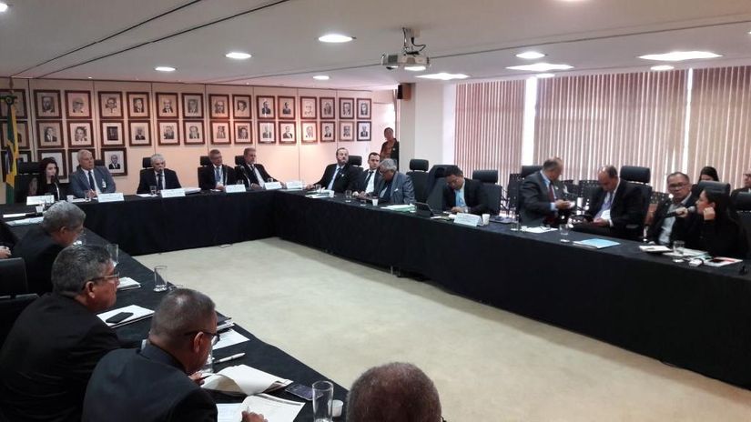 Enfrentamento a desafios do sistema penitenciário é tema de reunião entre estados