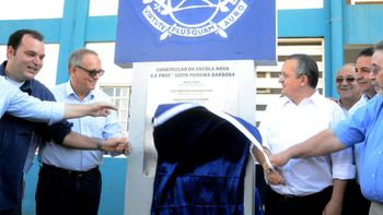 Taques inaugura Escola Estadual Profª Edith Pereira Barbosa