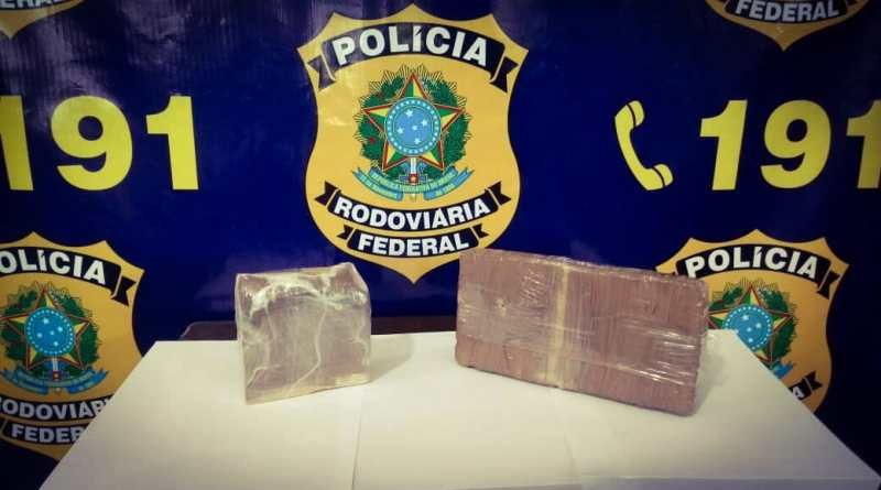 Menor é apreendida pela PRF em ônibus com crack