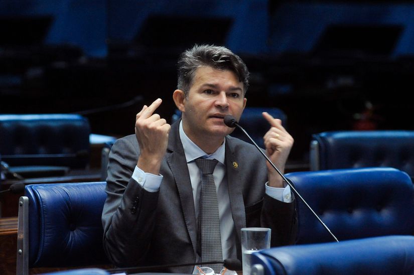 Senadores do MT preparam lista de perguntas para julgamento de Dilma
