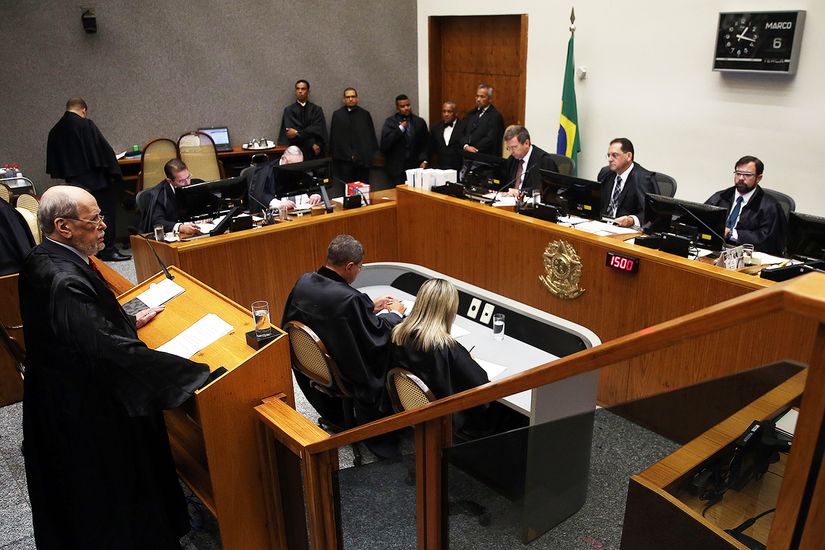 STJ mantém foro privilegiado de desembargadores