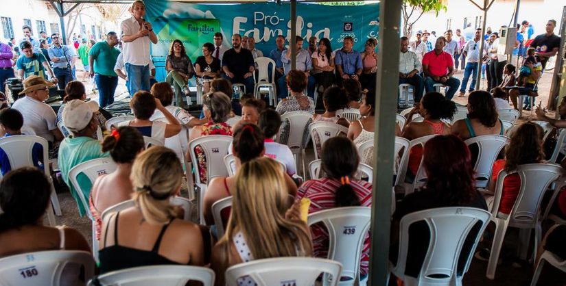 Governo entrega quase mil casas em menos de 10 dias