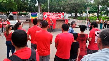 Fórum Popular em Defesa Democracia realiza ato na praça Brasil