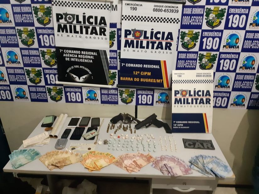 PM intercepta 12 suspeitos de facção criminosa com drogas e armas em MT