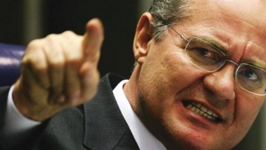 Presidente do Senado diz que Congresso votará o tema na próxima terça (24)