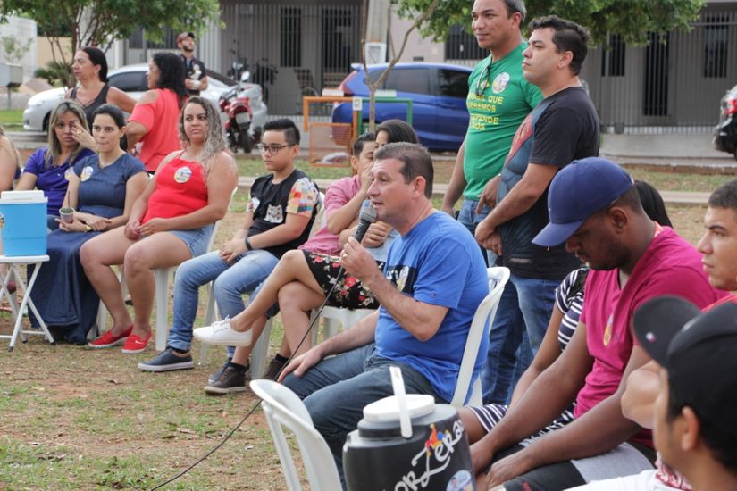 Zaeli arrasta mais de cinquenta jovens para um bate papo sobre temas relevantes