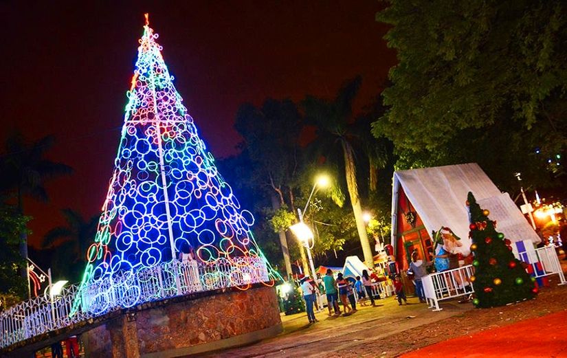 Pátio e entidade do comércio definem decoração de Natal em Rondonópolis