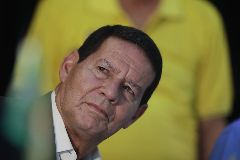 O mel de Mourão na boca da esquerda