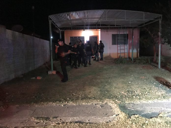 Agente penitenciária é executado a tiros na porta da residência onde morava em MT