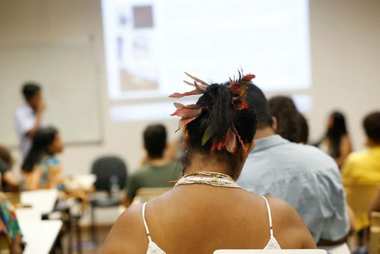 MEC autoriza 2,5 mil bolsas para indígenas e quilombolas