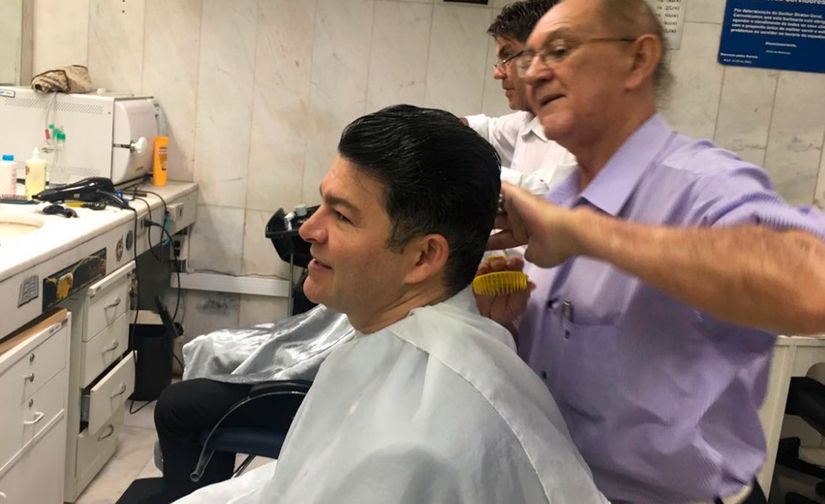 Medeiros apara topete antes de extensa agenda em Mato Grosso e sobra até para Dilma