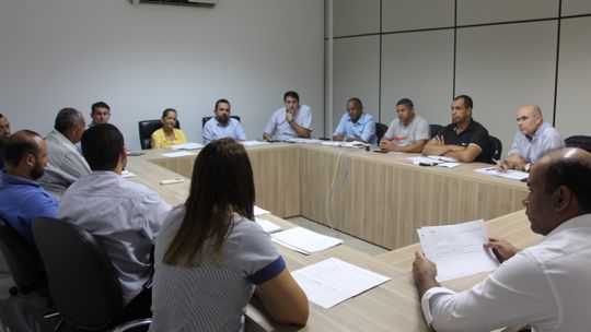 Em reunião, vereadores esclarecem situação de Projetos do Executivo