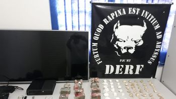 Traficantes são presos pela Derf com drogas e R$ 3 mil em dinheiro no Alvorada