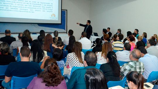 TCE-MT promove ciclo de capacitação com gestores municipais de 16 municípios