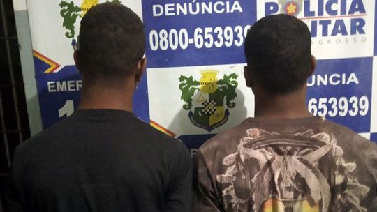 Dupla é presa ao ser flagrada furtando chinelos e mochilas da Flamboyan