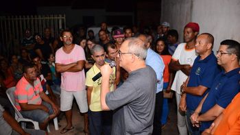  Prefeitura realiza reunião para regularização fundiária no Carlos Bezerra I