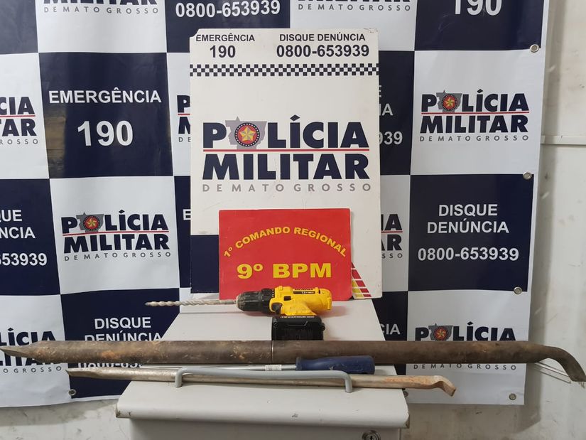 PM impede furto em distribuidora e prende três suspeitos em matagal 