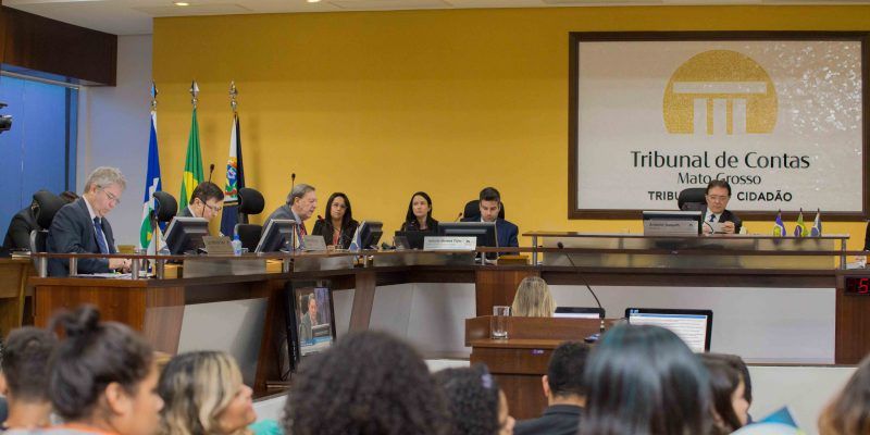 TCE homologa cautelar que suspende reajuste a servidores do Estado
