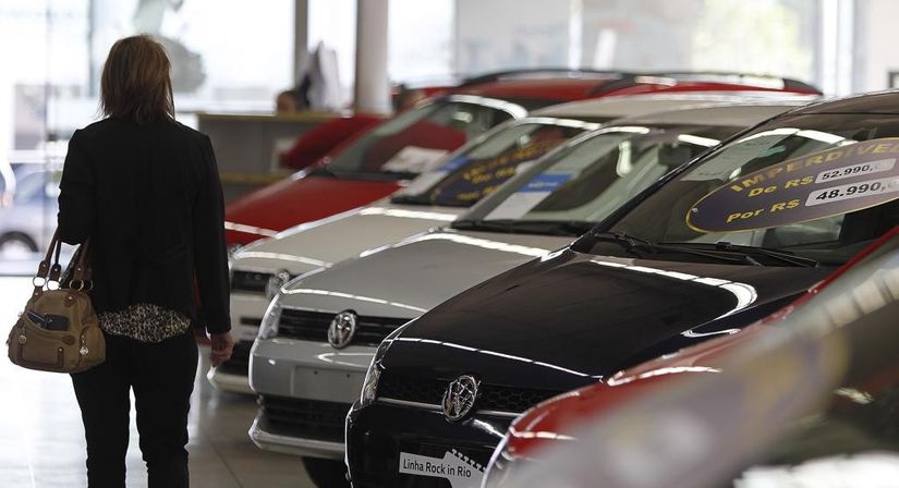 Venda de veículos fecha 2017 com alta de 9,23%