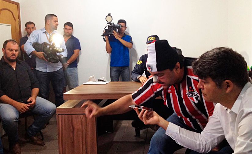 Caminhoneiros liberam rodovia após reunião com senador José Medeiros 