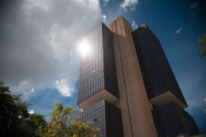 Contas públicas apresentam resultado positivo de R$ 12,9 bilhões em abril