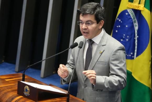 Casa avança na proposta que acaba com o foro privilegiado
