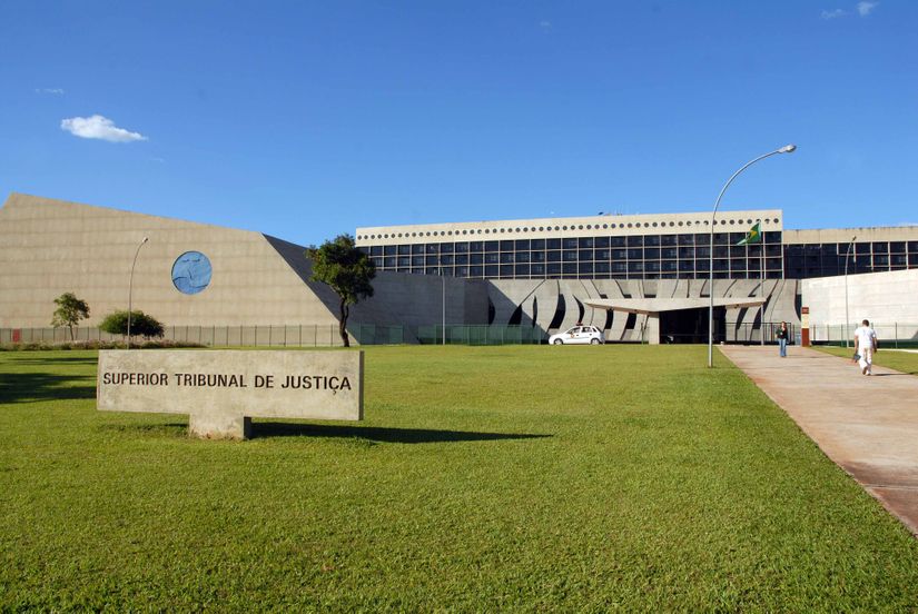 Inquéritos sobre esquema dos grampos passam ao STJ