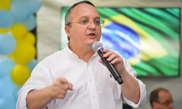 Taques mostra feitos em saúde, segurança e educação